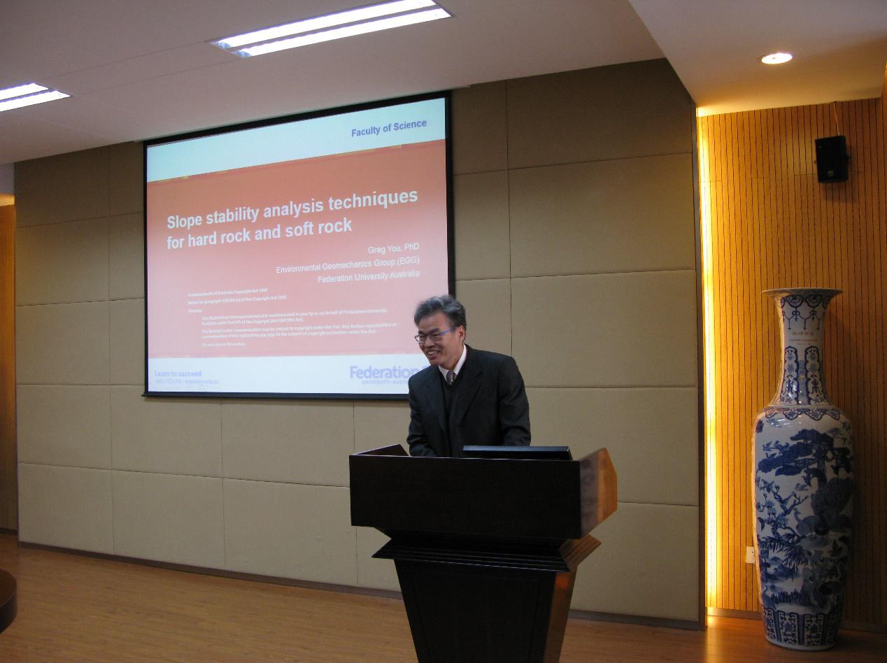 11月8日,澳大利亚联邦大学尤官林博士来访.jpg 11月8日,澳大利亚联邦大学尤官林博士来访.jpg