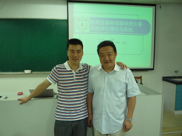 8月24日，马骥顺利通过博士论文答辩2.jpg