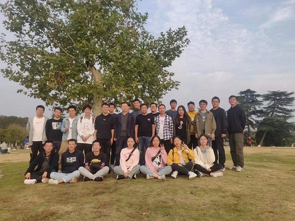 体育公园合影.jpg