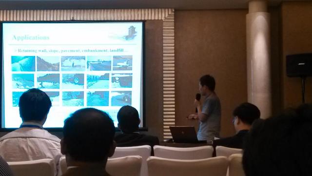 5月25日，研究所师生参加Geoshanghai2014国际会议 2.jpg