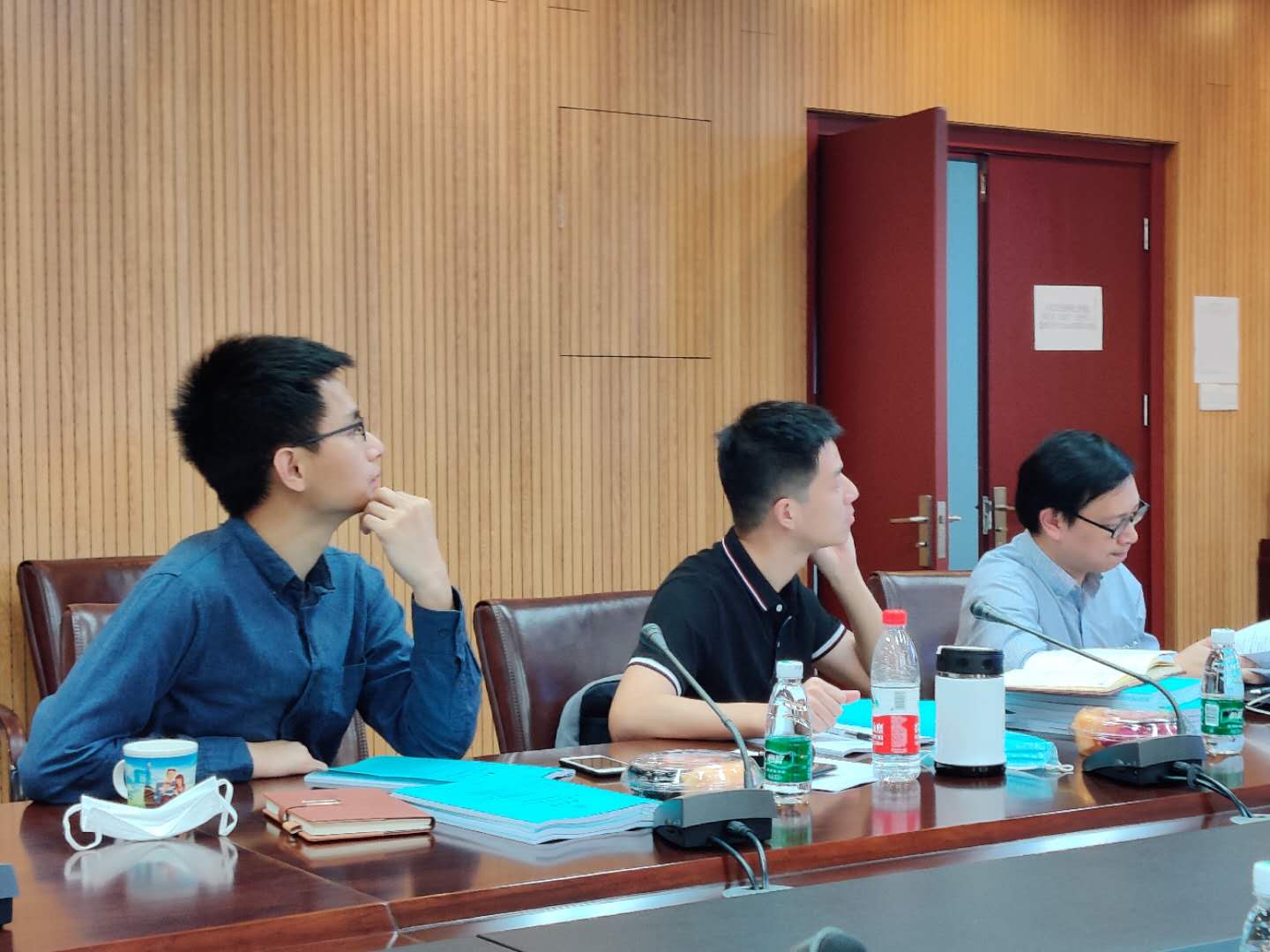 答辩委员会.jpg 答辩委员会.jpg