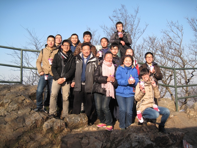 12月23日，施斌教授带领大一学生开展户外地质地貌认知实习 3.jpg